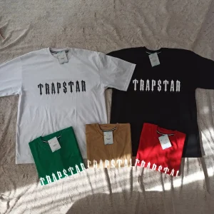 تیشرت T R A P S T A R